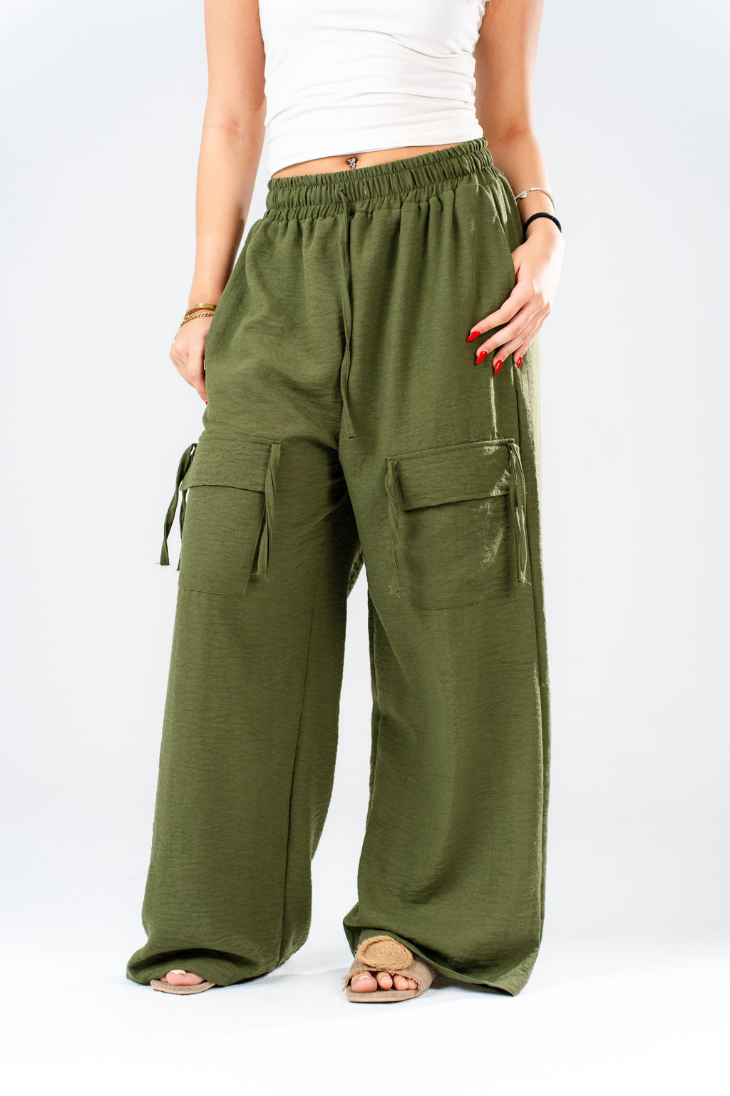 KV Wide-Leg Linen Cargo Pants